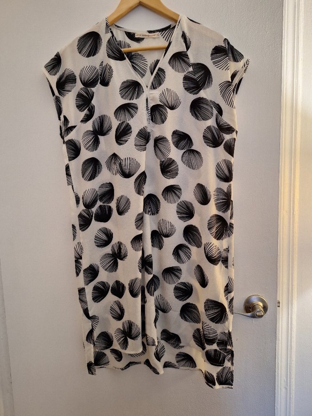 Black and white fan print dress Size M-L